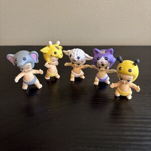Twozies-Lot Of 5 Random Baby Figures-Giraffe Cat Bee Sheep Elephant Toy Preowned